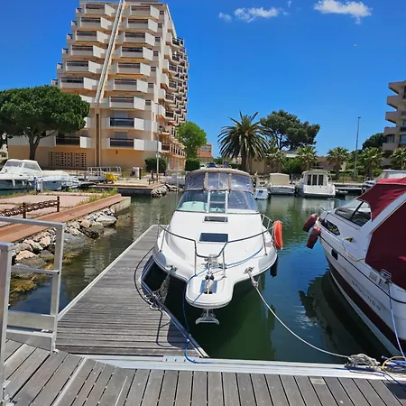 Bateau B Bådhotel *